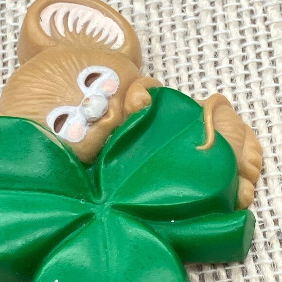 Hallmark 1983 St Patricks Day Irish Pin Brooch 1.5 In Green Shamrock Mouse - Picture 3 of 7